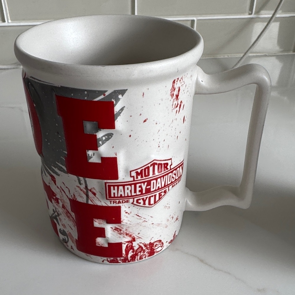 Harley-Davidson Black and Red Graphic Mug Bundle - Picture 4 of 6